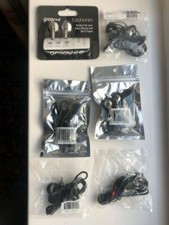 6 pairs of earphones /